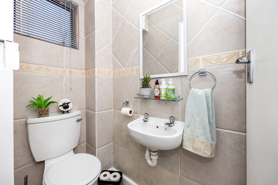 2 Bedroom Property for Sale in Parklands Western Cape